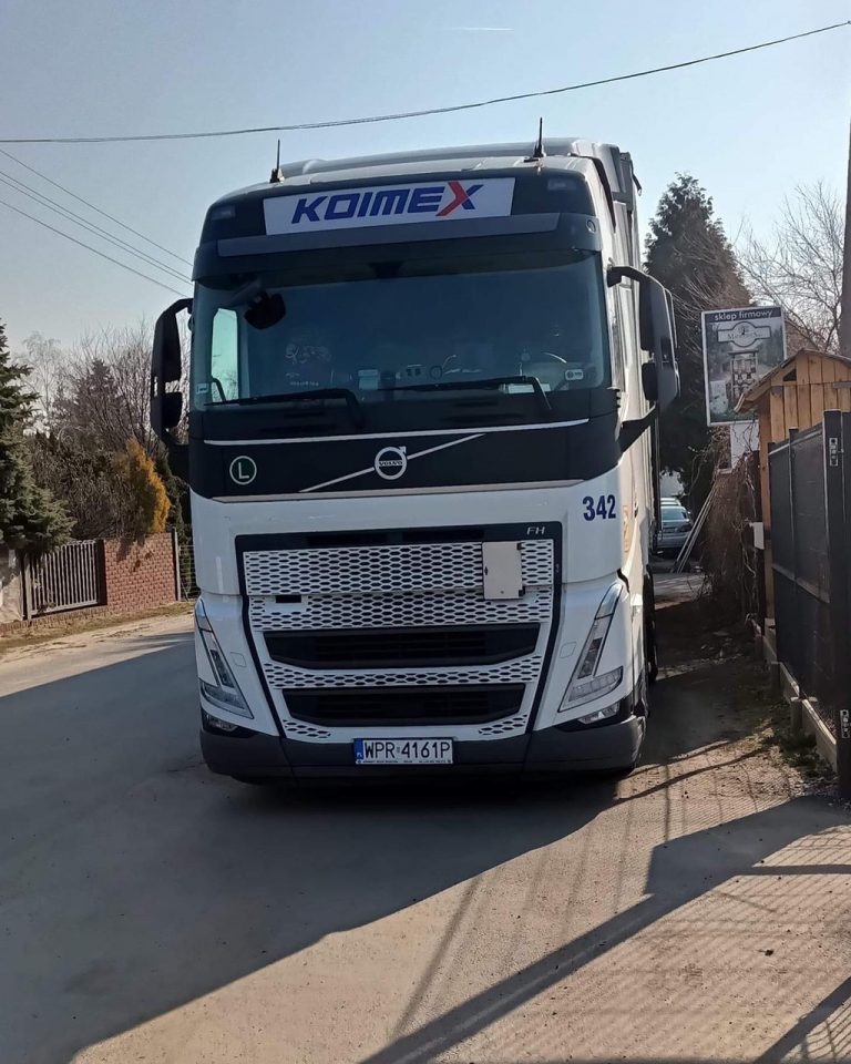 Arrivée des camions en Pologne.